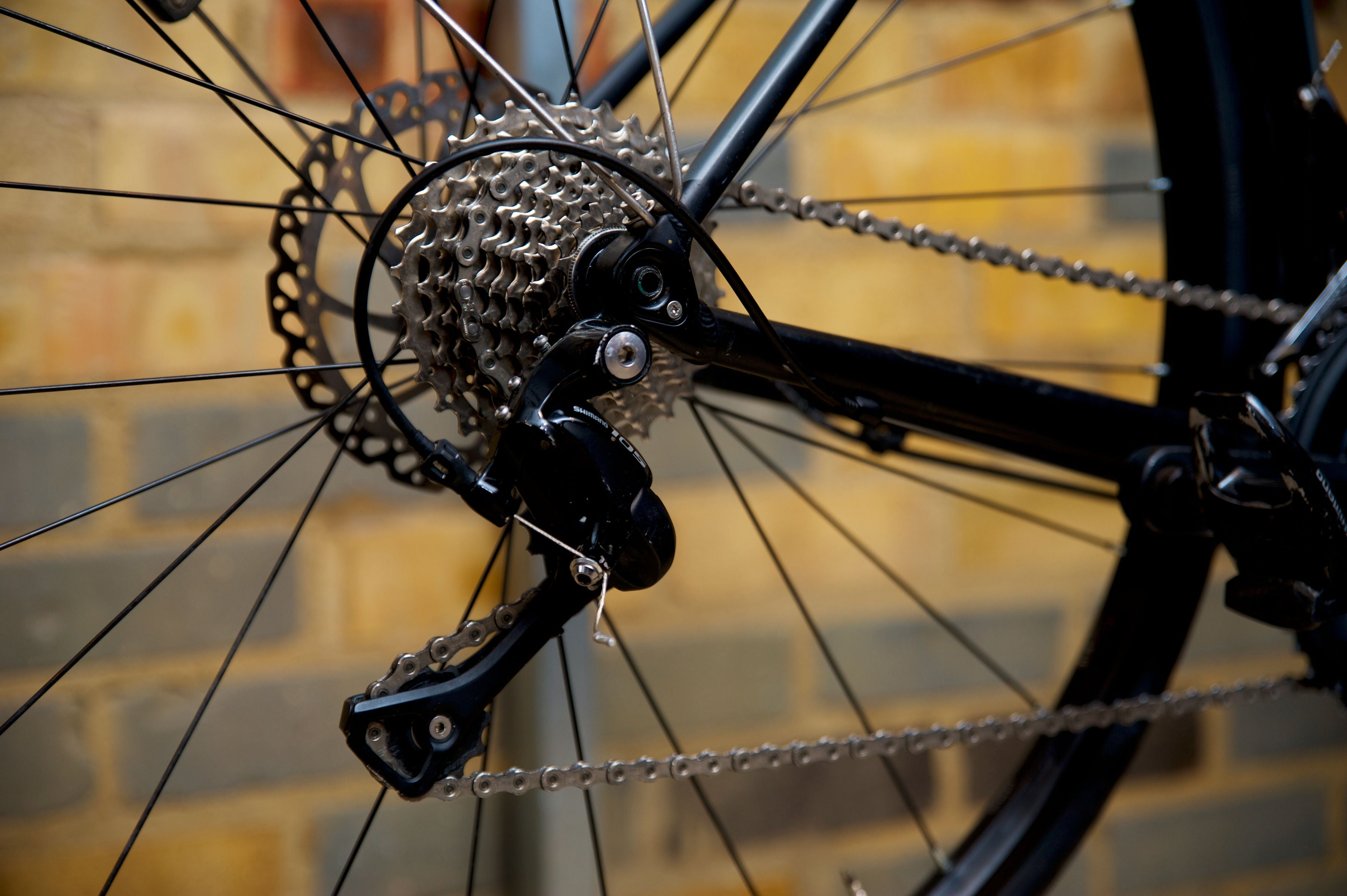 Fitting a bicycle chain on sale